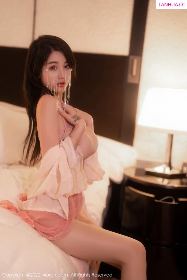 美七Mia  [XiuRen]高清写真图 2022.12.14 No.5994 美七Mia 美臀布兜第14张图片